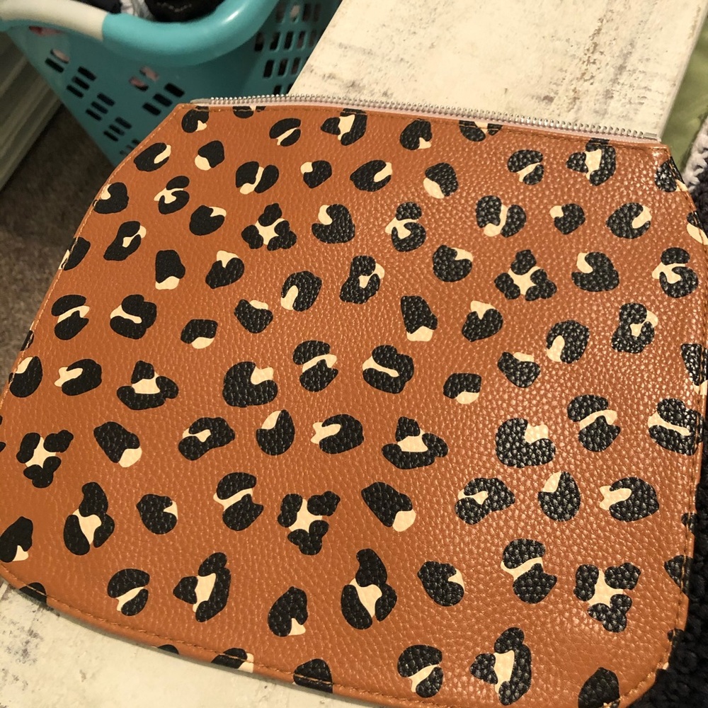 Thirty One Studio Flap - Picture 3 of 5